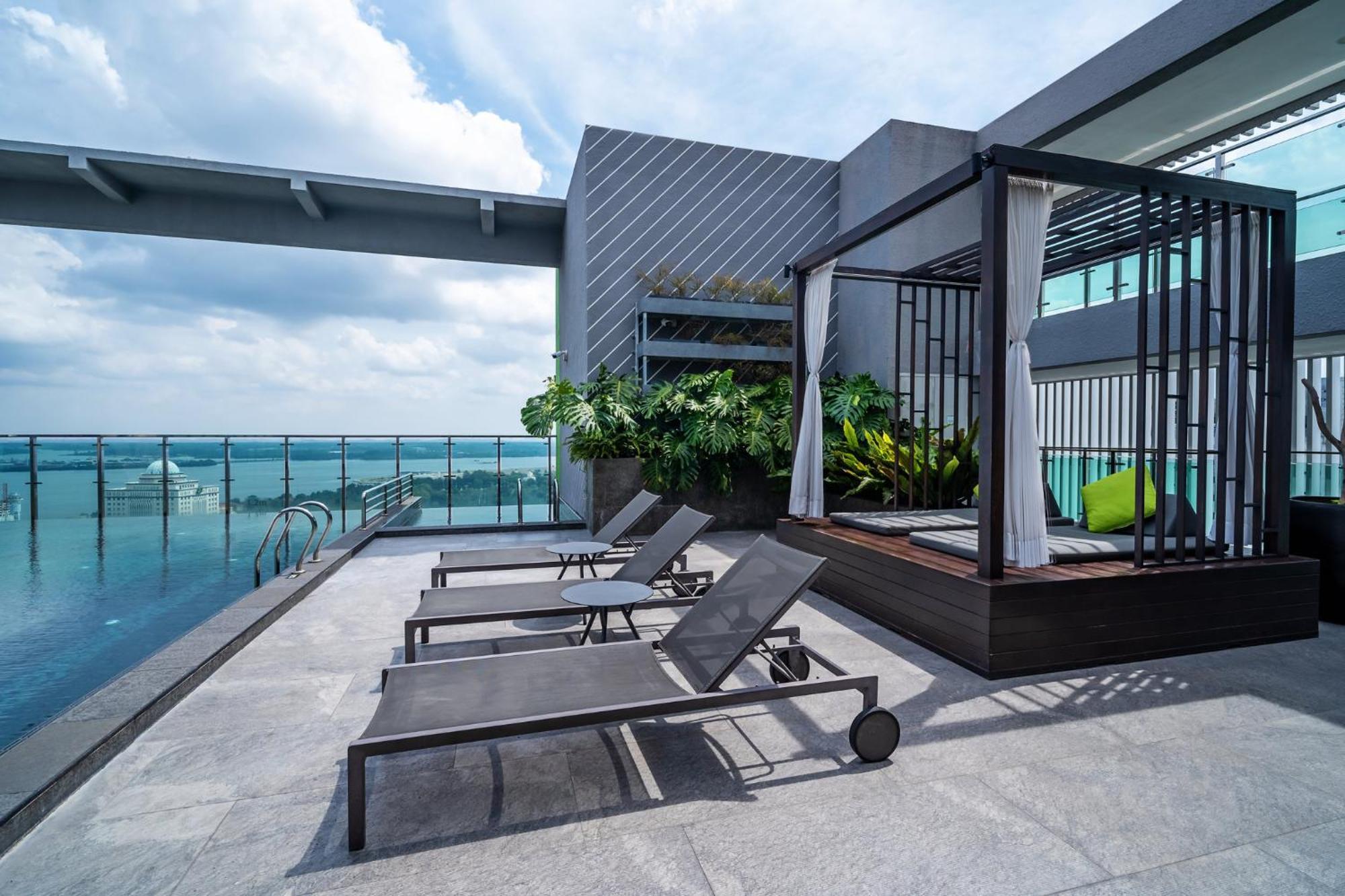 Centre By Ihg 4*